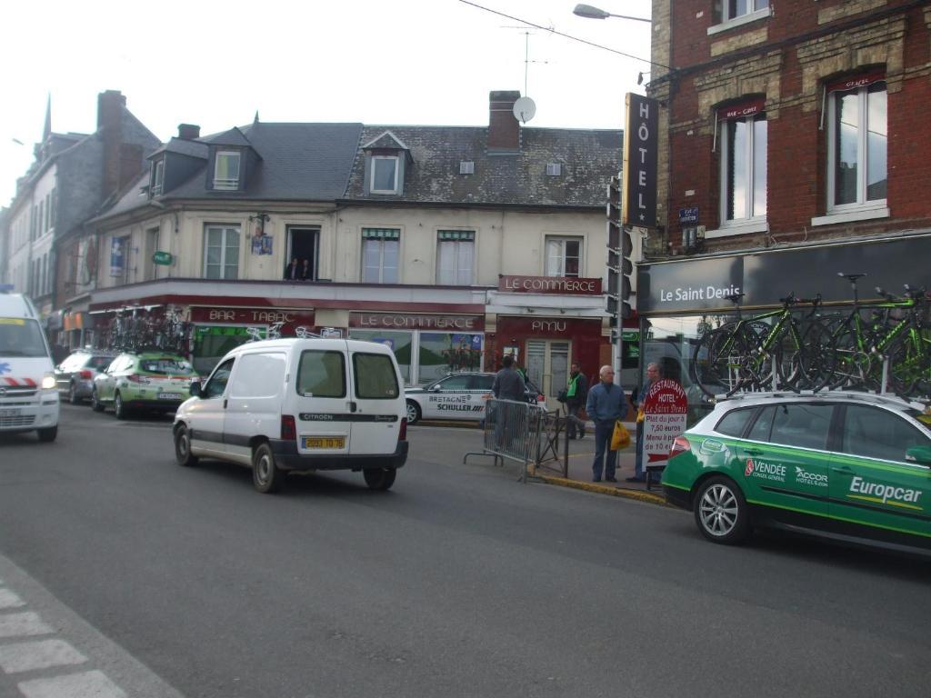 Le Saint Denis Hotel Forges-les-Eaux Bagian luar foto