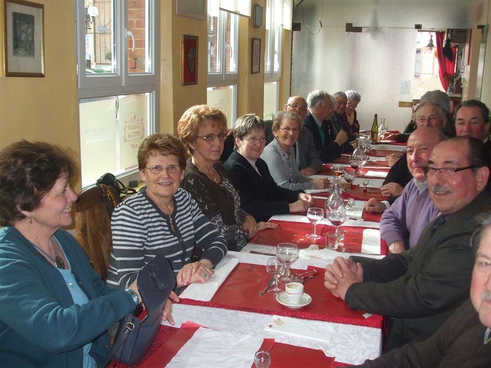 Le Saint Denis Hotel Forges-les-Eaux Bagian luar foto